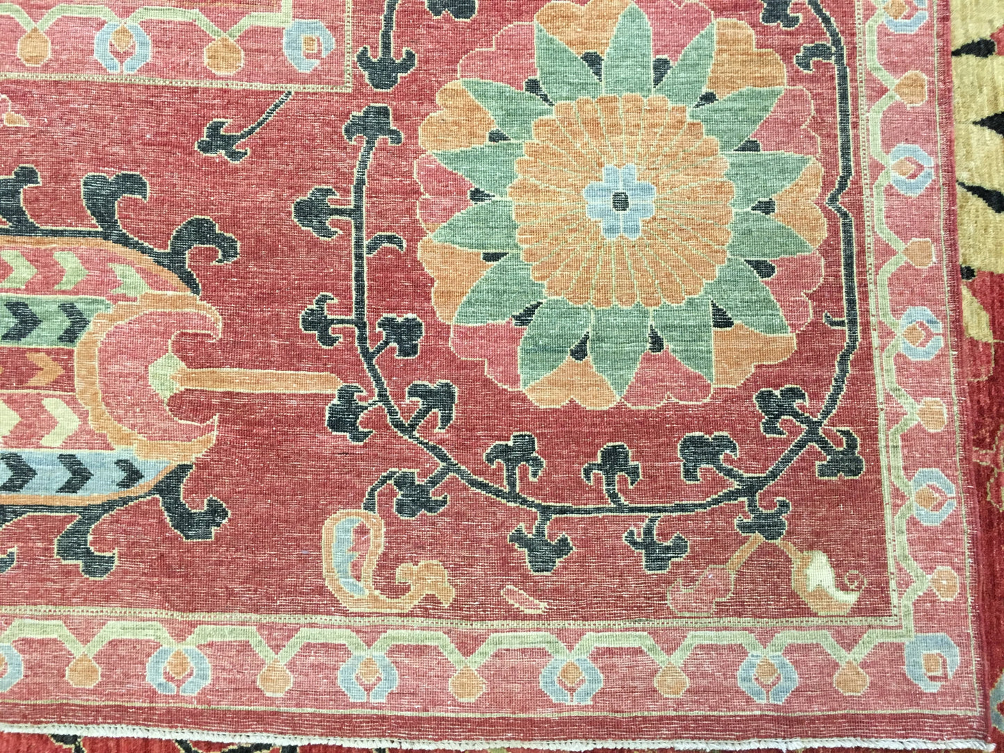 Suzani with Genuine Silk (9'02"x12'01") red