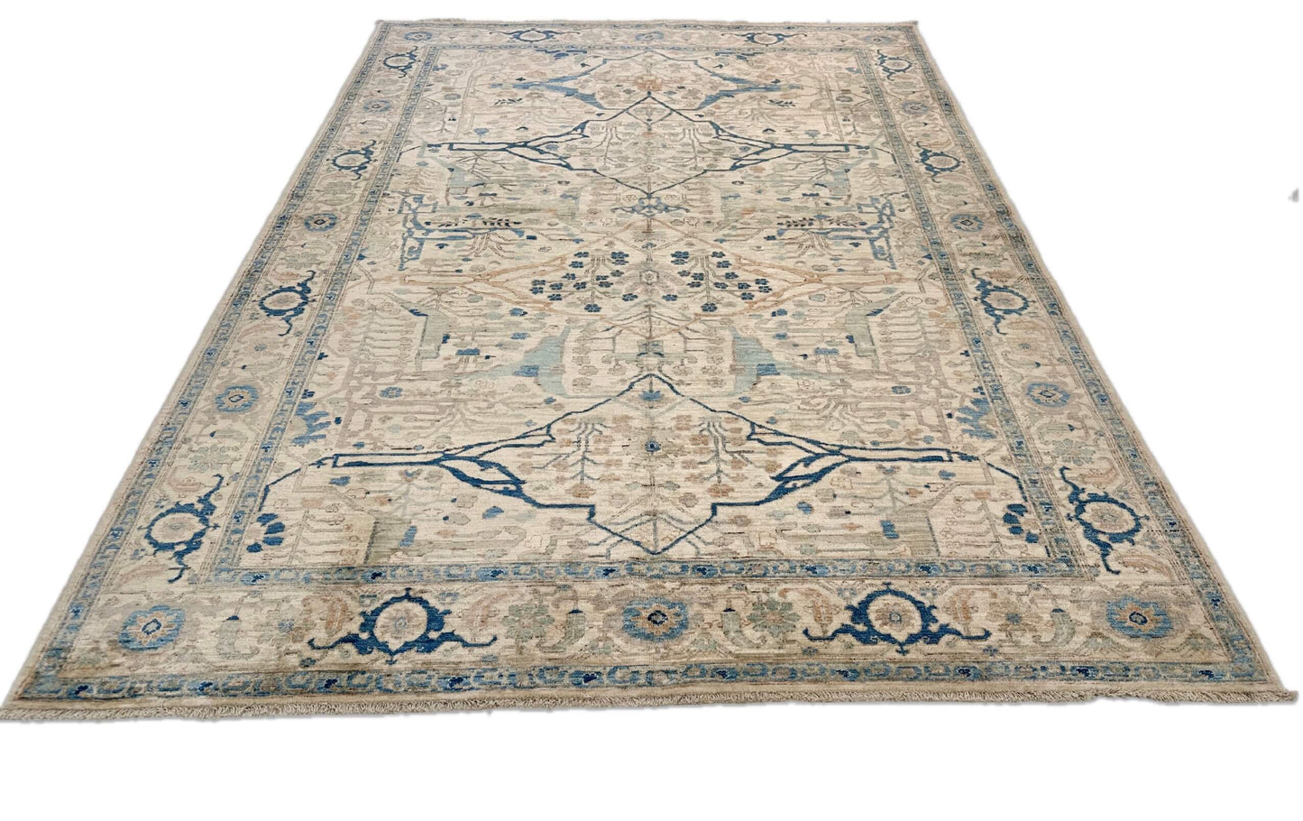 Faryab - Bidjar (6'01"x8'07") ivory/blue