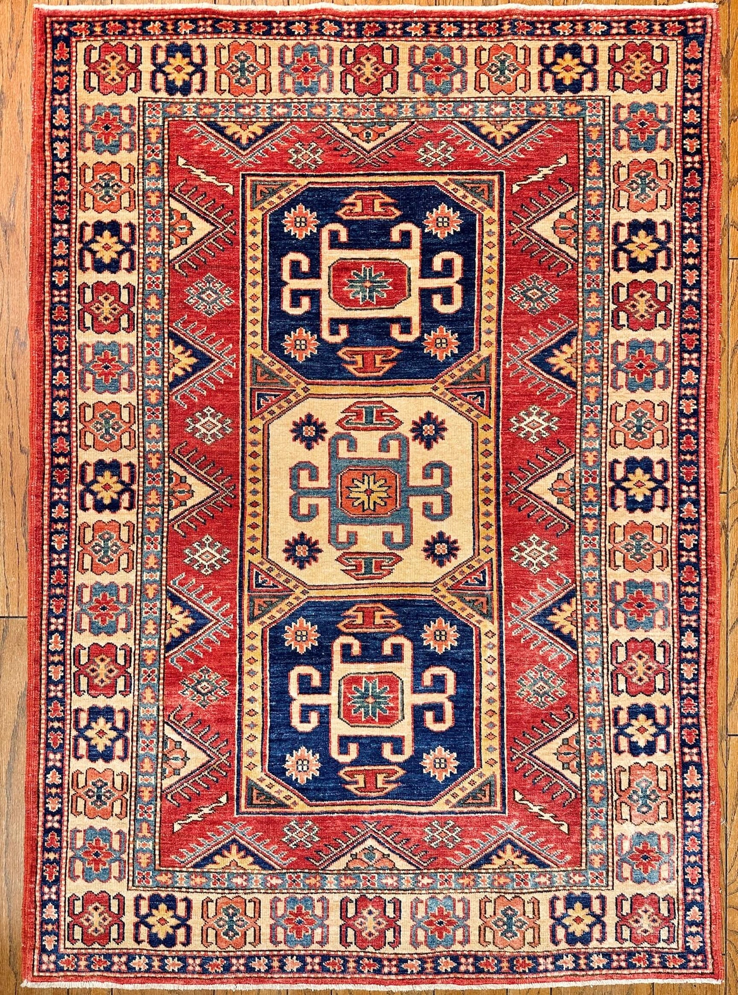 Super Kazak 3'10"x5'06" red/bge