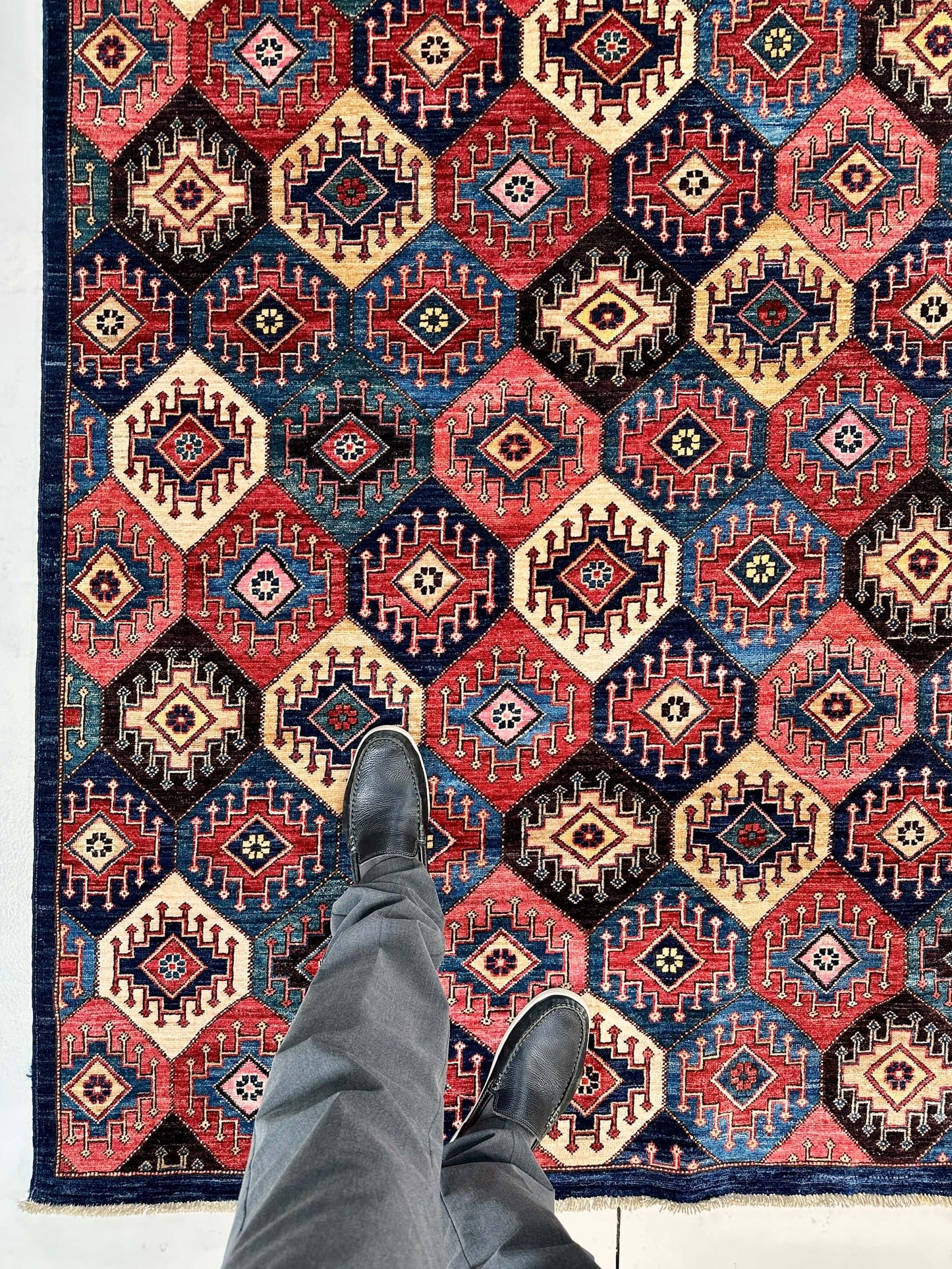 Aryana-Yalameh (8'11"x11'08") multicolor/navy