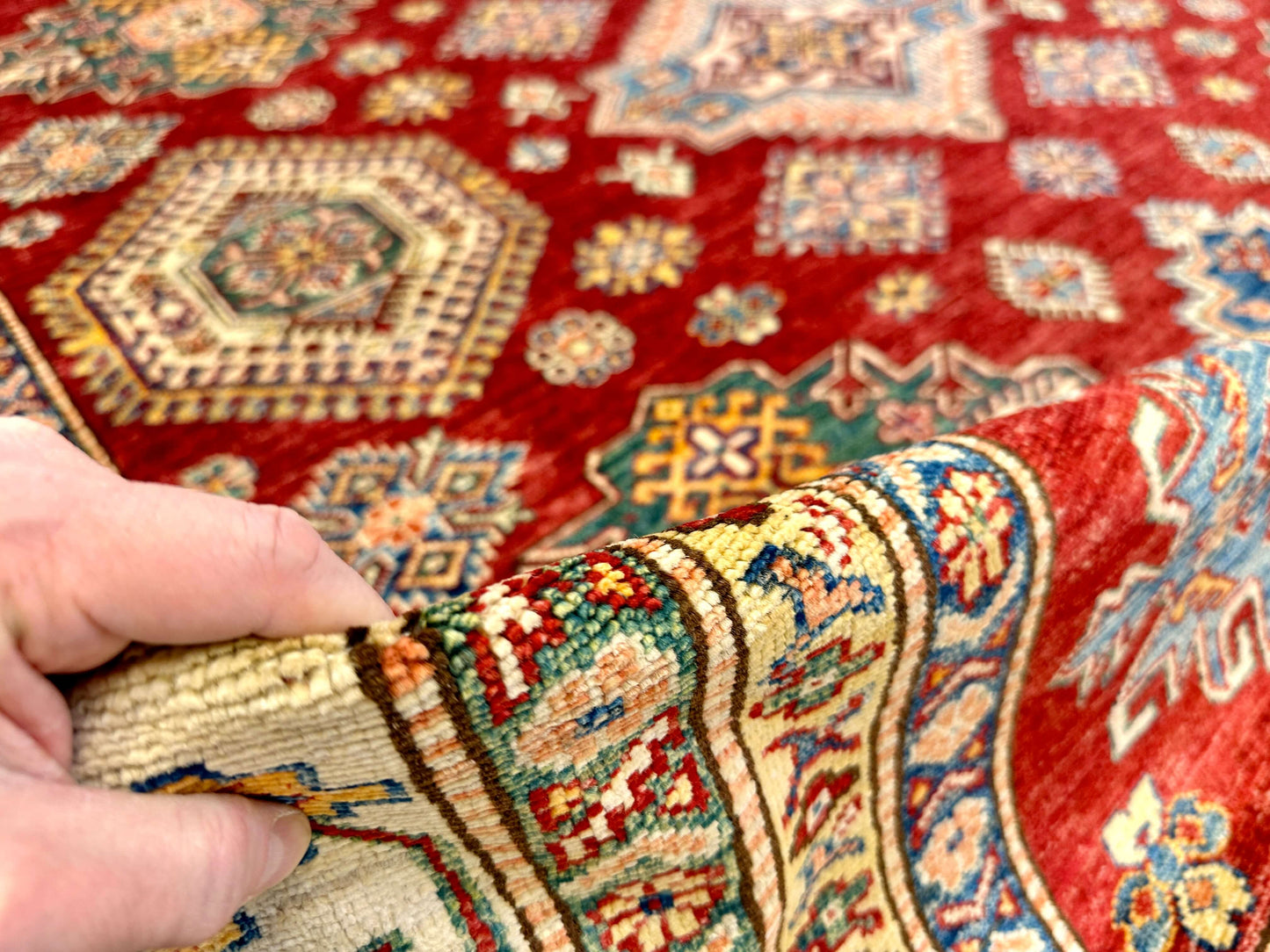 Super Kazak (8'10"x12'00") red/ivory