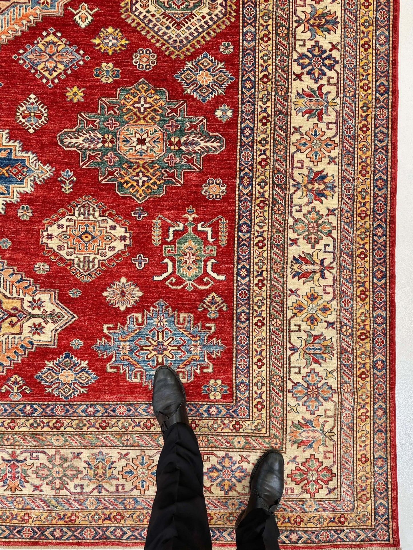 Super Kazak (8'10"x12'00") red/ivory