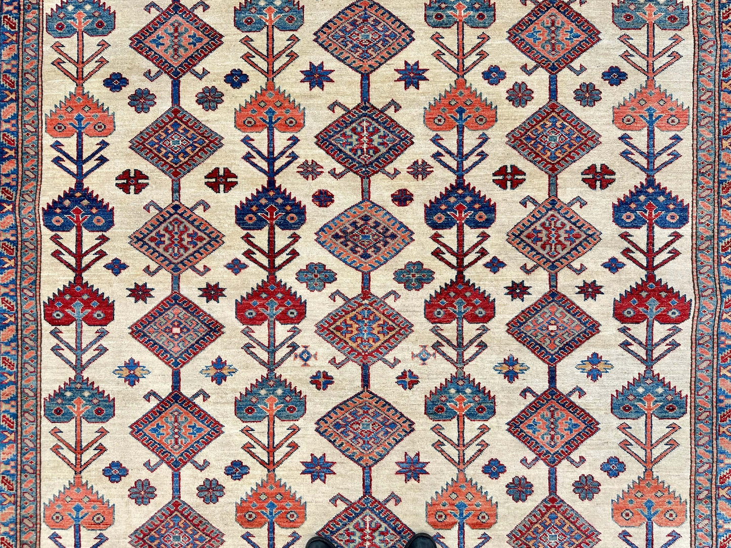 Super Kazak (7'10"x10'02") ivory/red