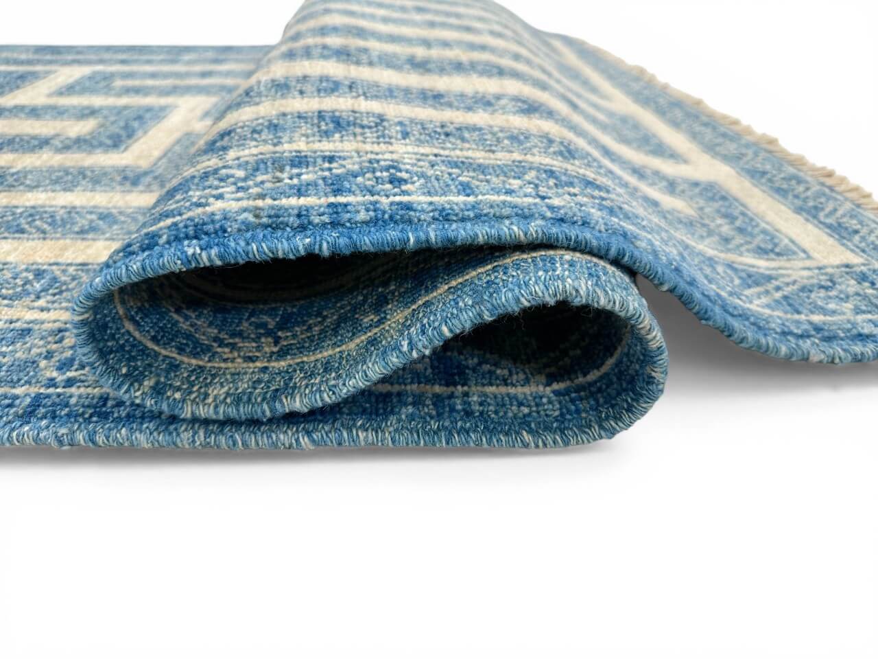 Tuareg (2'08"x9'08") blue/ivory