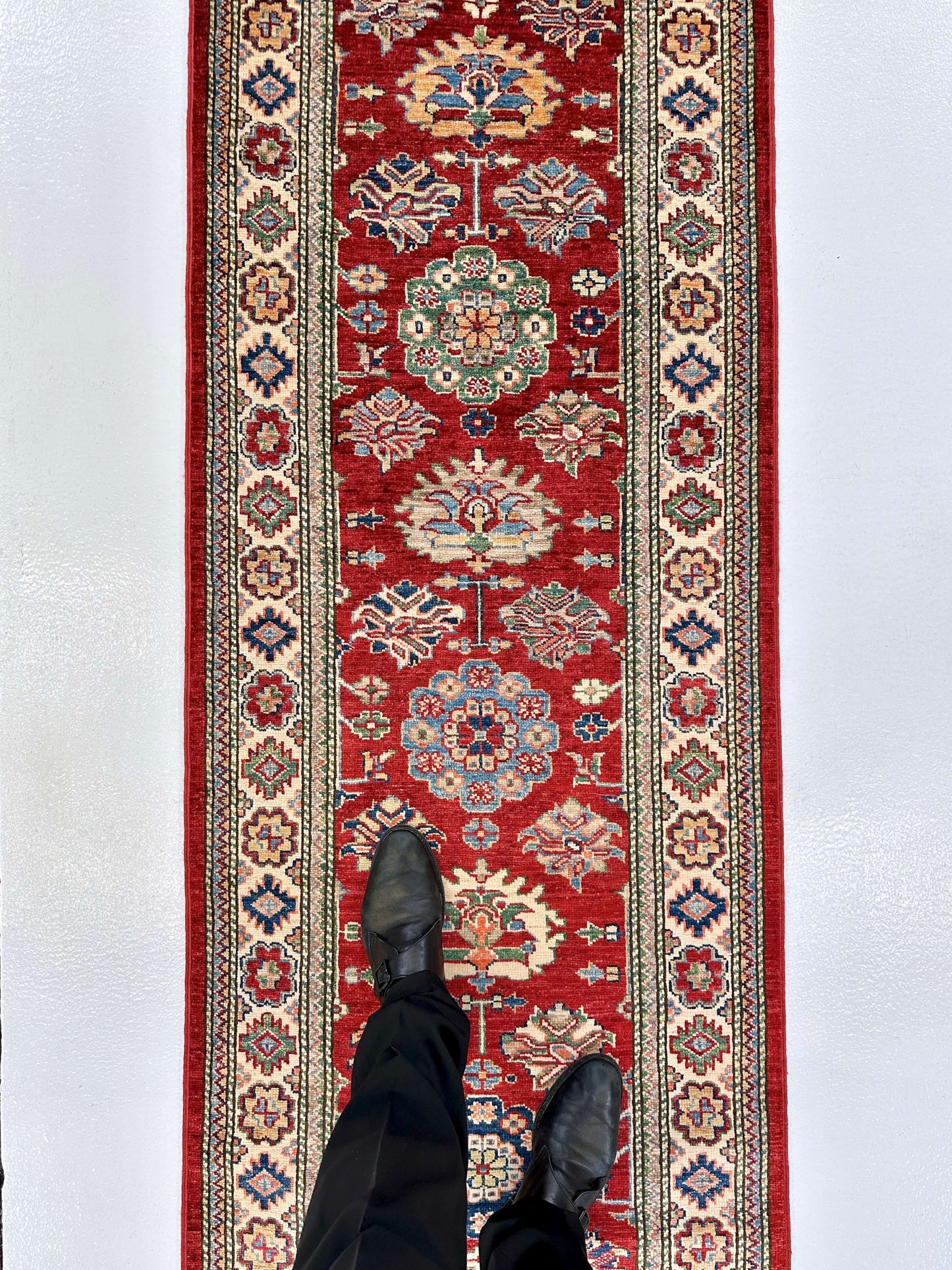 Super Kazak (2'06"x9'10") red/ivory