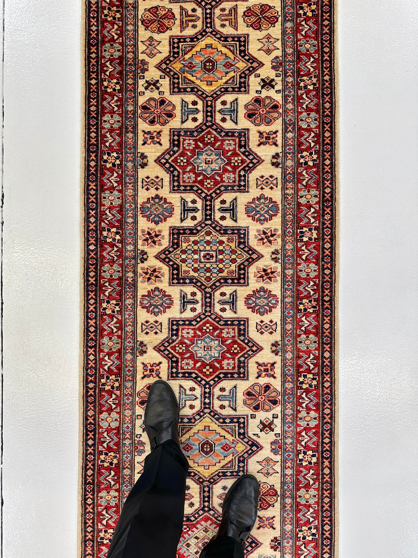 Super Kazak (2'08"x9'10") ivory/red