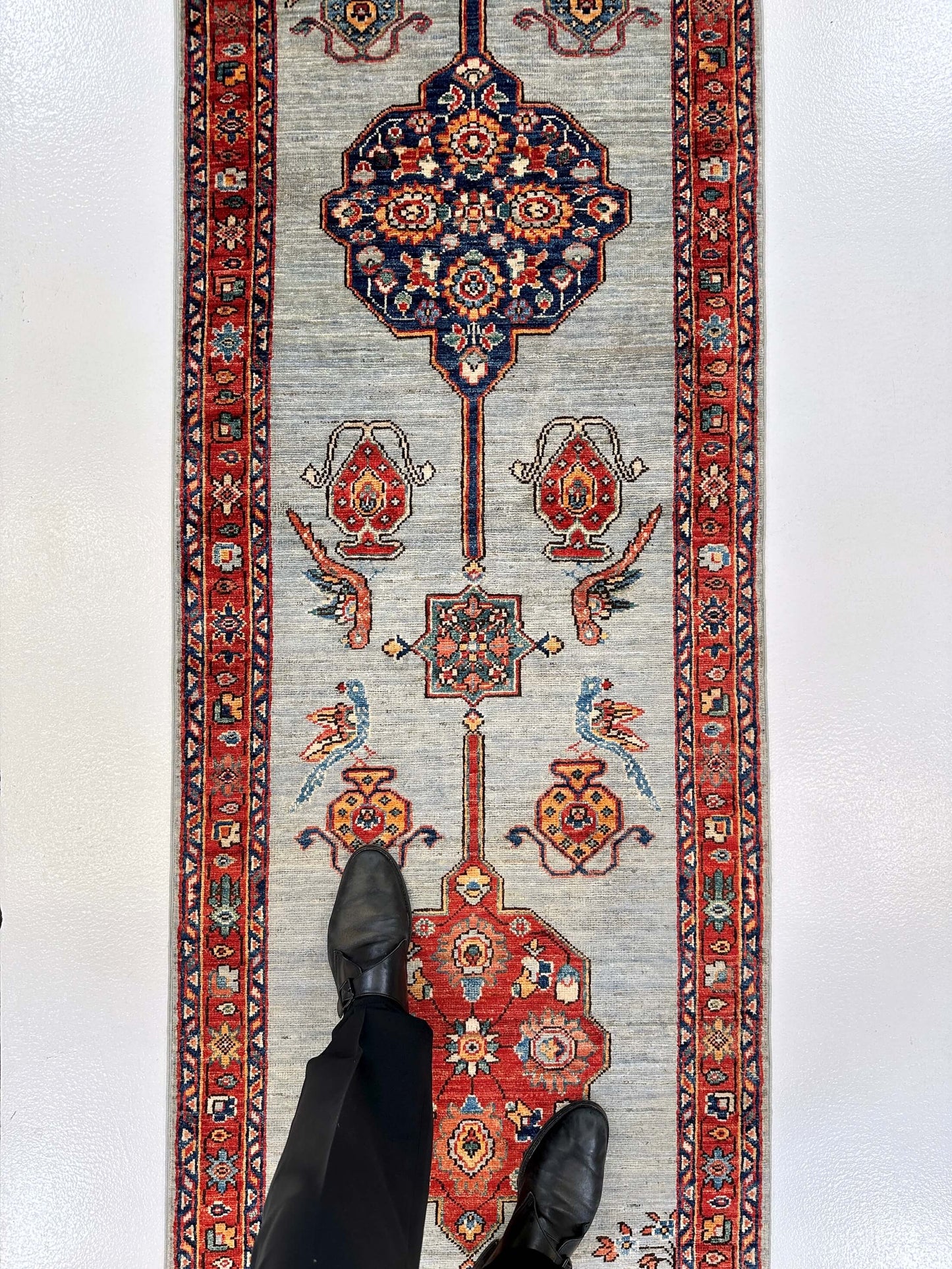 Vase/Medallions (2'07"x12'09") light blue/rust