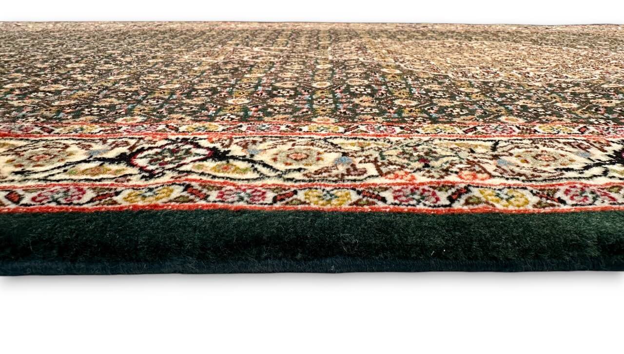 Tabriz (2'09"x13'03") green/ivory