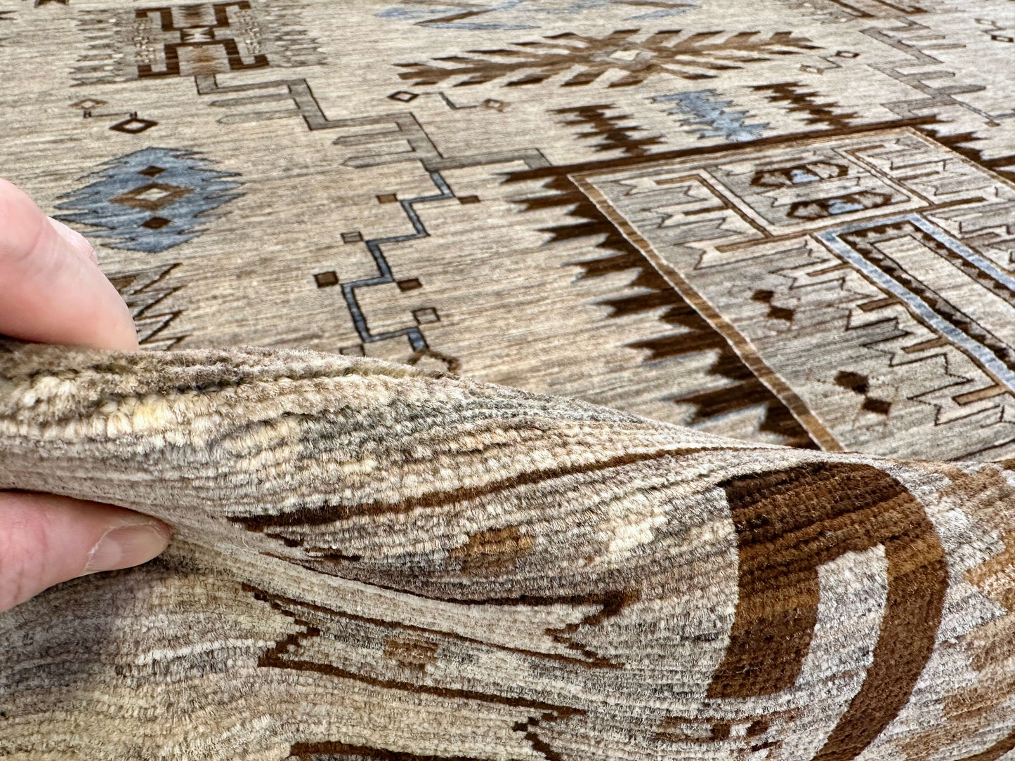 Afghan Navajo (7'11"x10'00") undyed/lt.blue