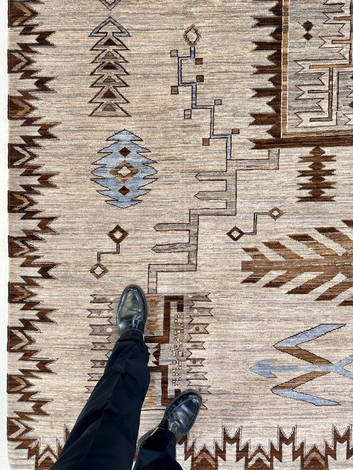 Afghan Navajo (7'11"x10'00") undyed/lt.blue