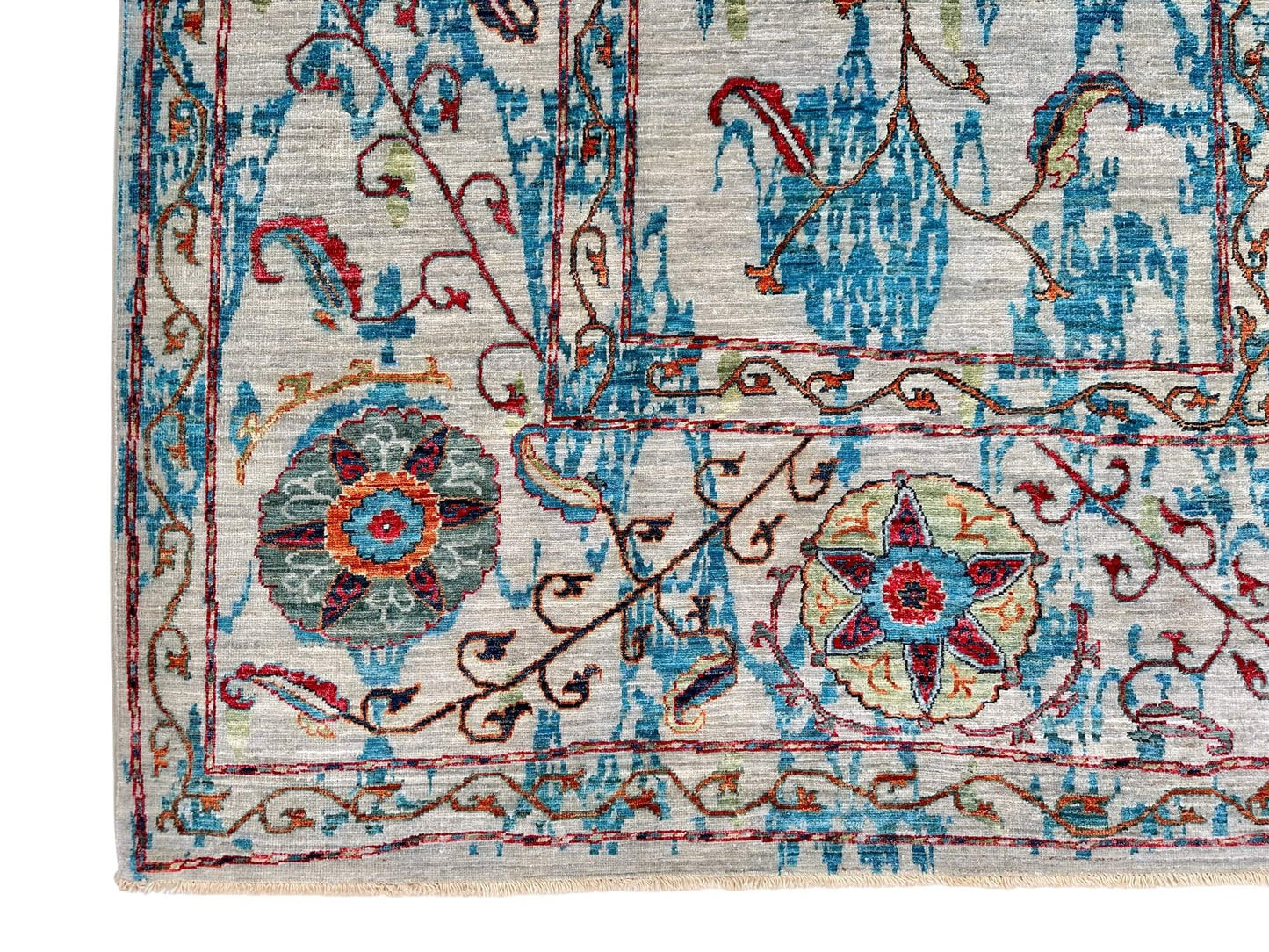 Aryana - 'Suzanikat' (6'03"x9'04") gray/turquoise/multicolor