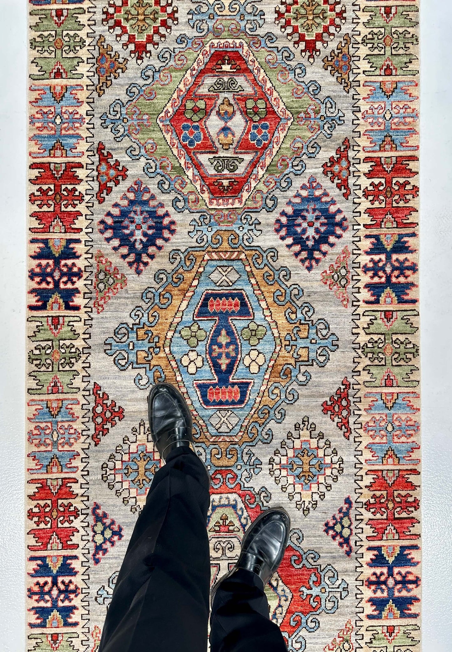 Aryana - Kuba-Shirvan (3'02"x15'08") ivory/multicolor