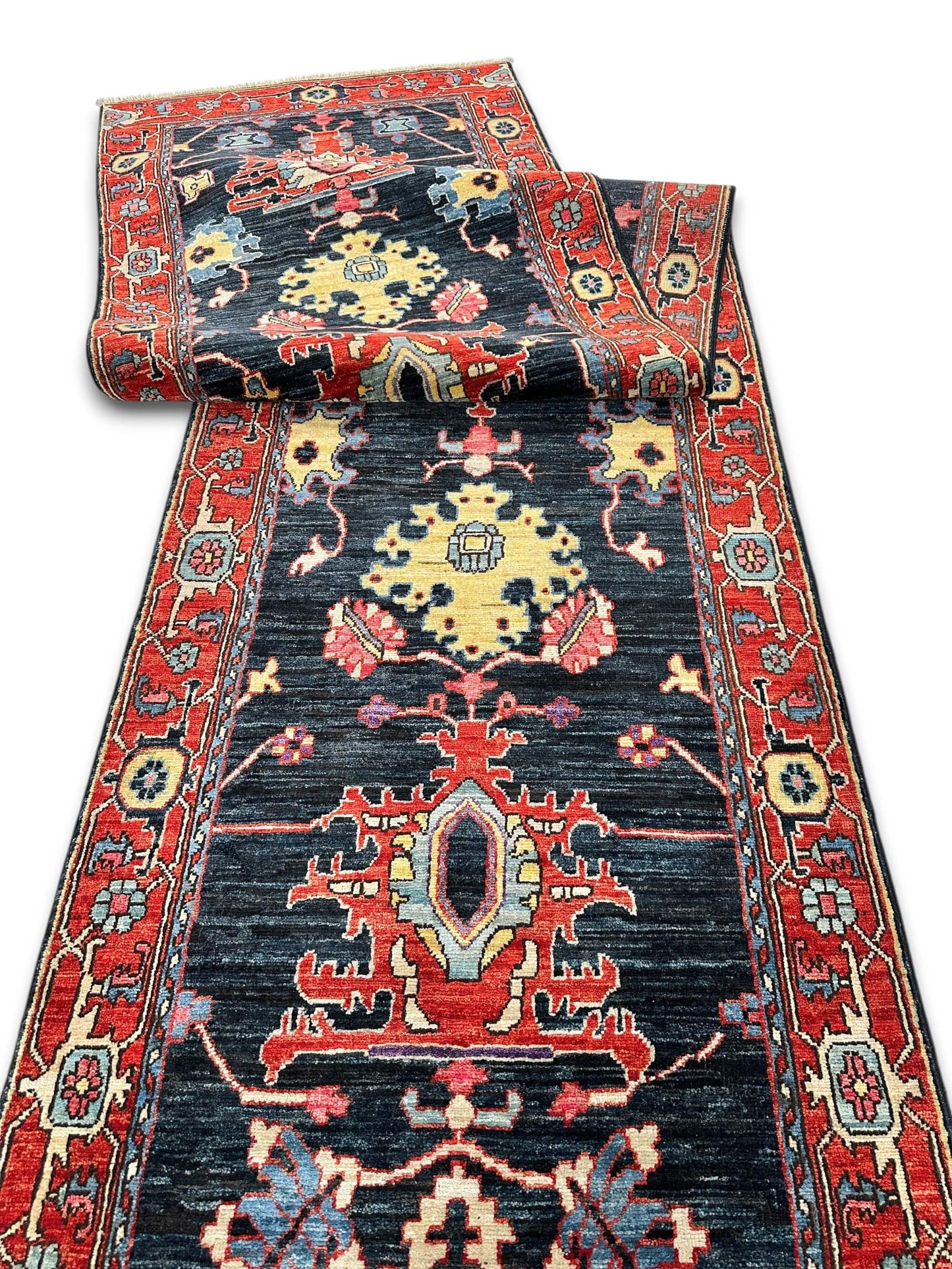 Aryana - Serapi (2'10"x15'09") indigo/red