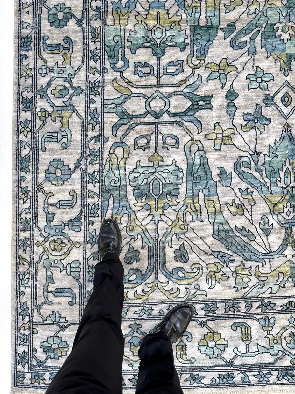 Abrash - Bidjar-Garrus Revival Design (8'01"x10'10") light gray/teal