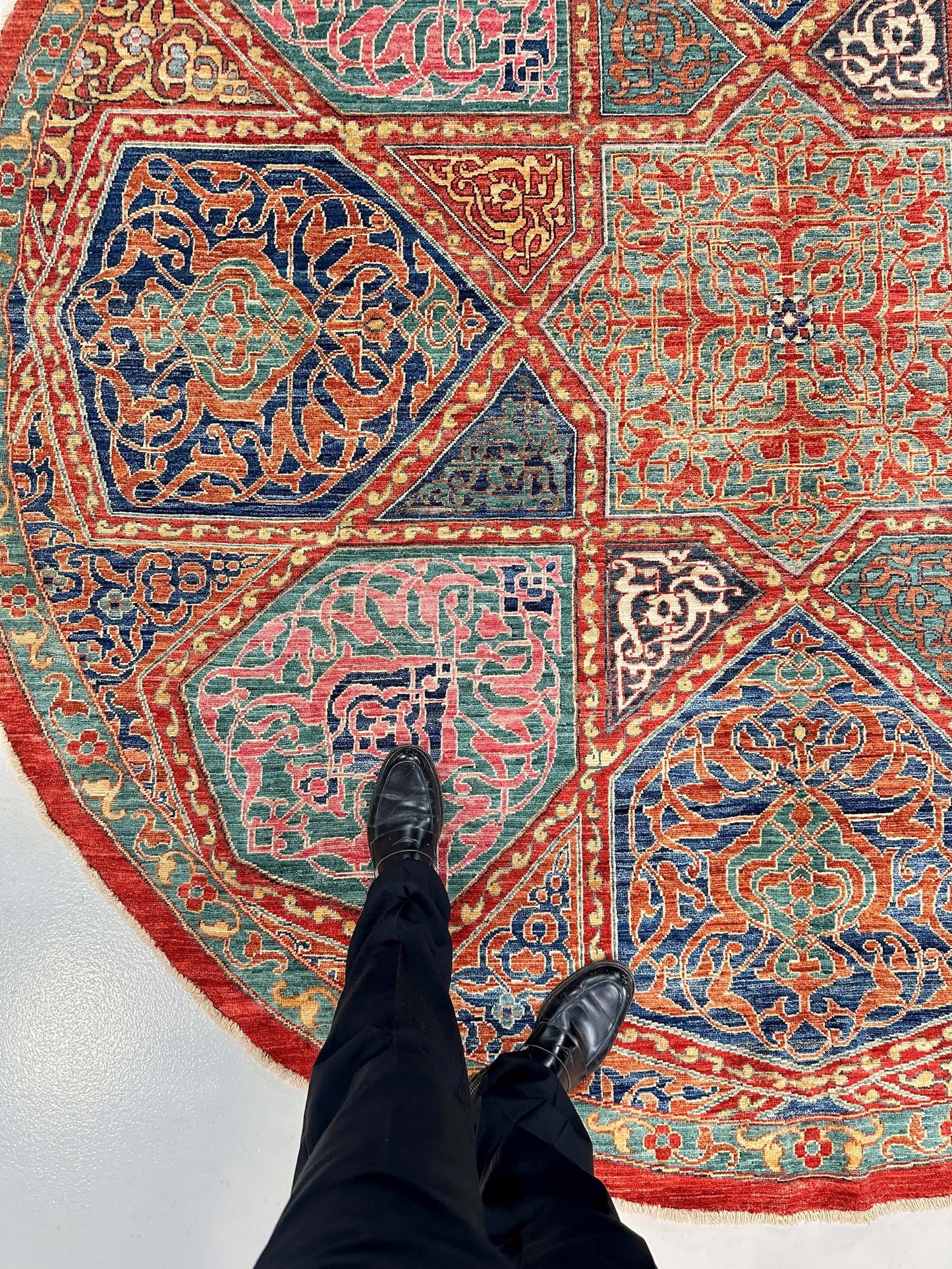 Aryana - Afghan Arabesque (8'Round*) red/blue/teal