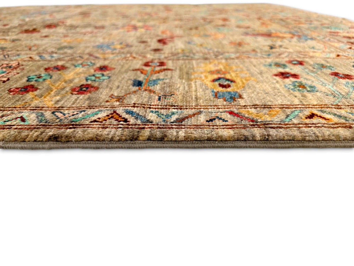 Aryana - Sultani (5'00"x6'09") natural undyed/multicolor