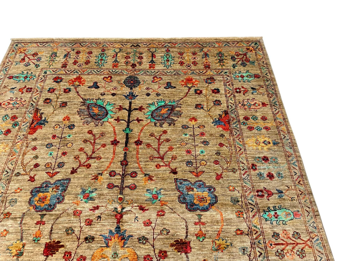 Aryana - Sultani (5'00"x6'09") natural undyed/multicolor
