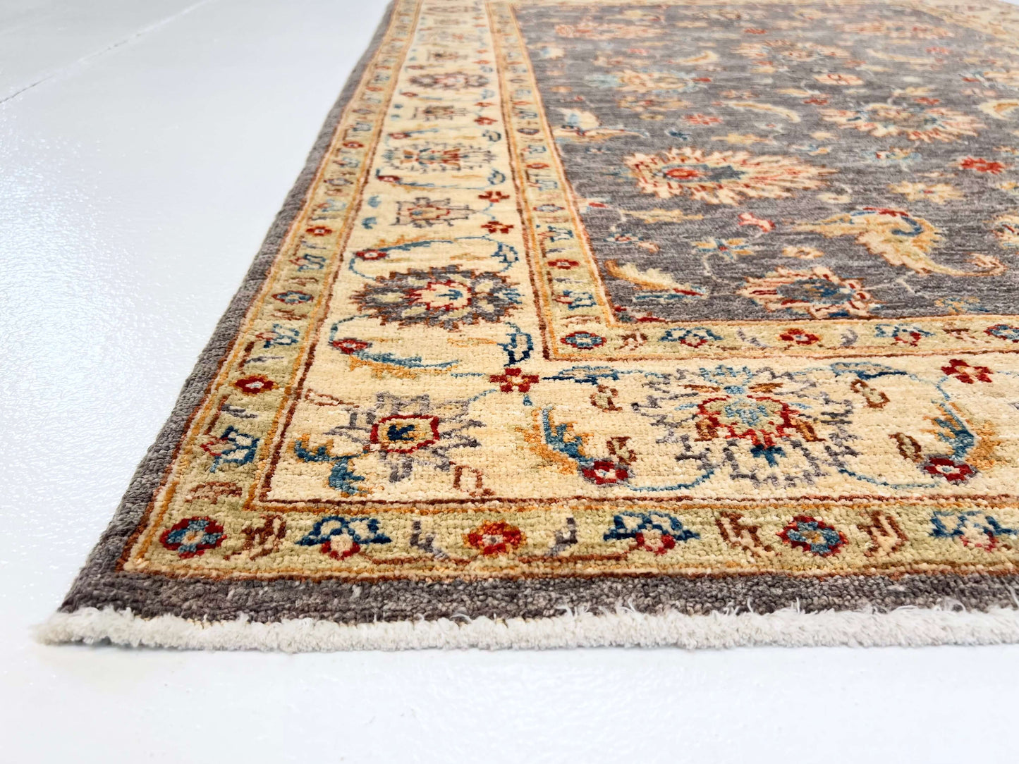 Chobi Farahan (4'00"x5'06") lavendar-gray/ivory