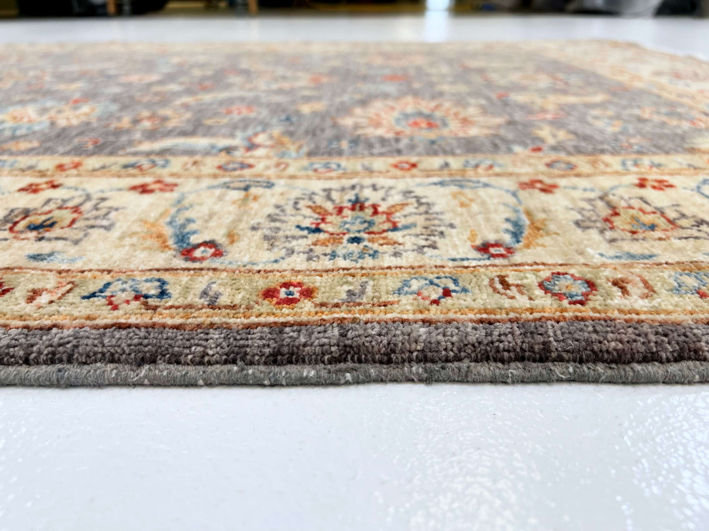 Chobi Farahan (4'00"x5'06") lavendar-gray/ivory