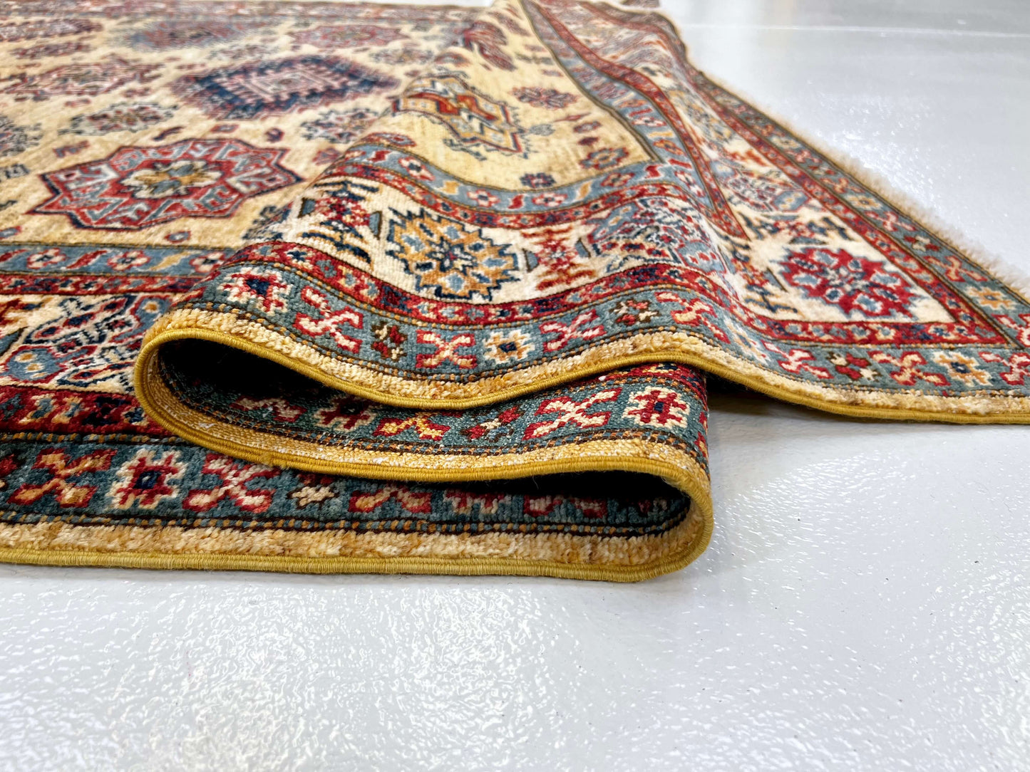 Super Kazak (5'08"x7'11") gold/ivory