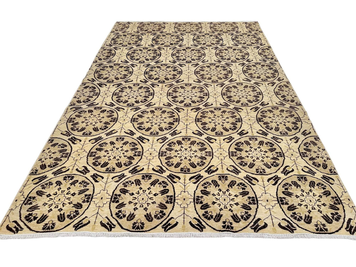 Farahan Sina - Suzani (6'00"x9'00") ivory/dark brown