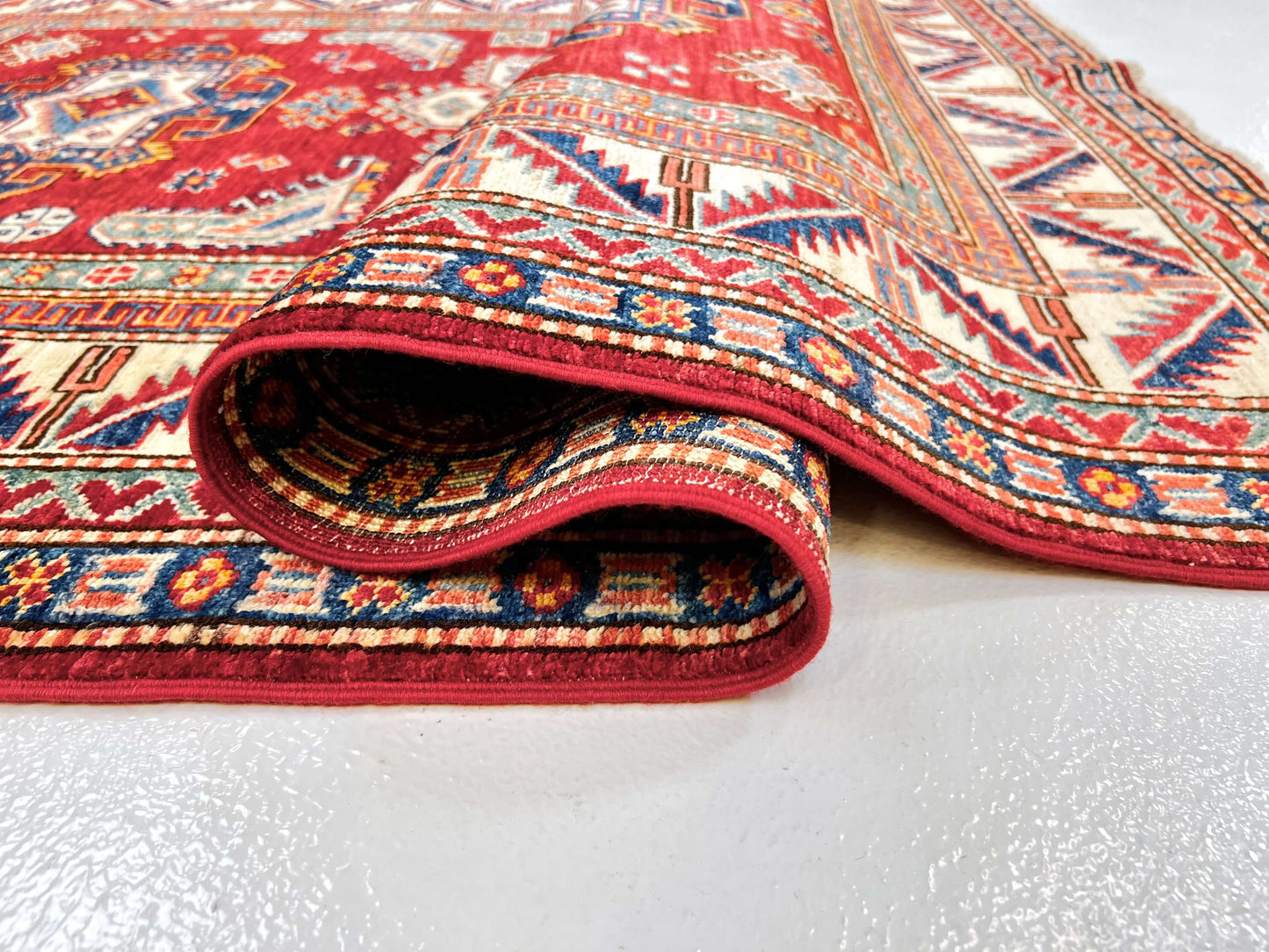 Super Kazak 4'00"x5'11" red/ivo