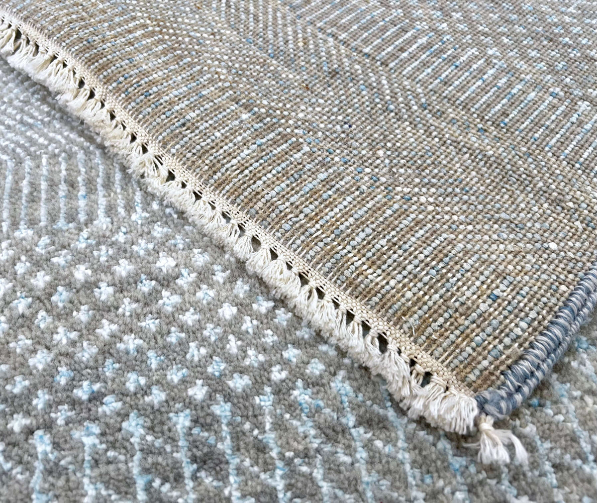 Durva/Grass Design (9'01"x12'02") lt.blue/gray