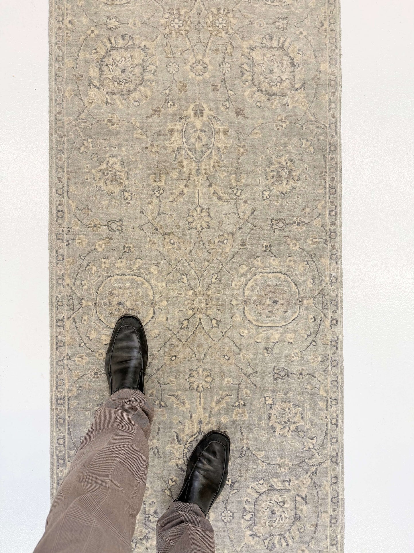 Transitional Design (10' Runner) light gray