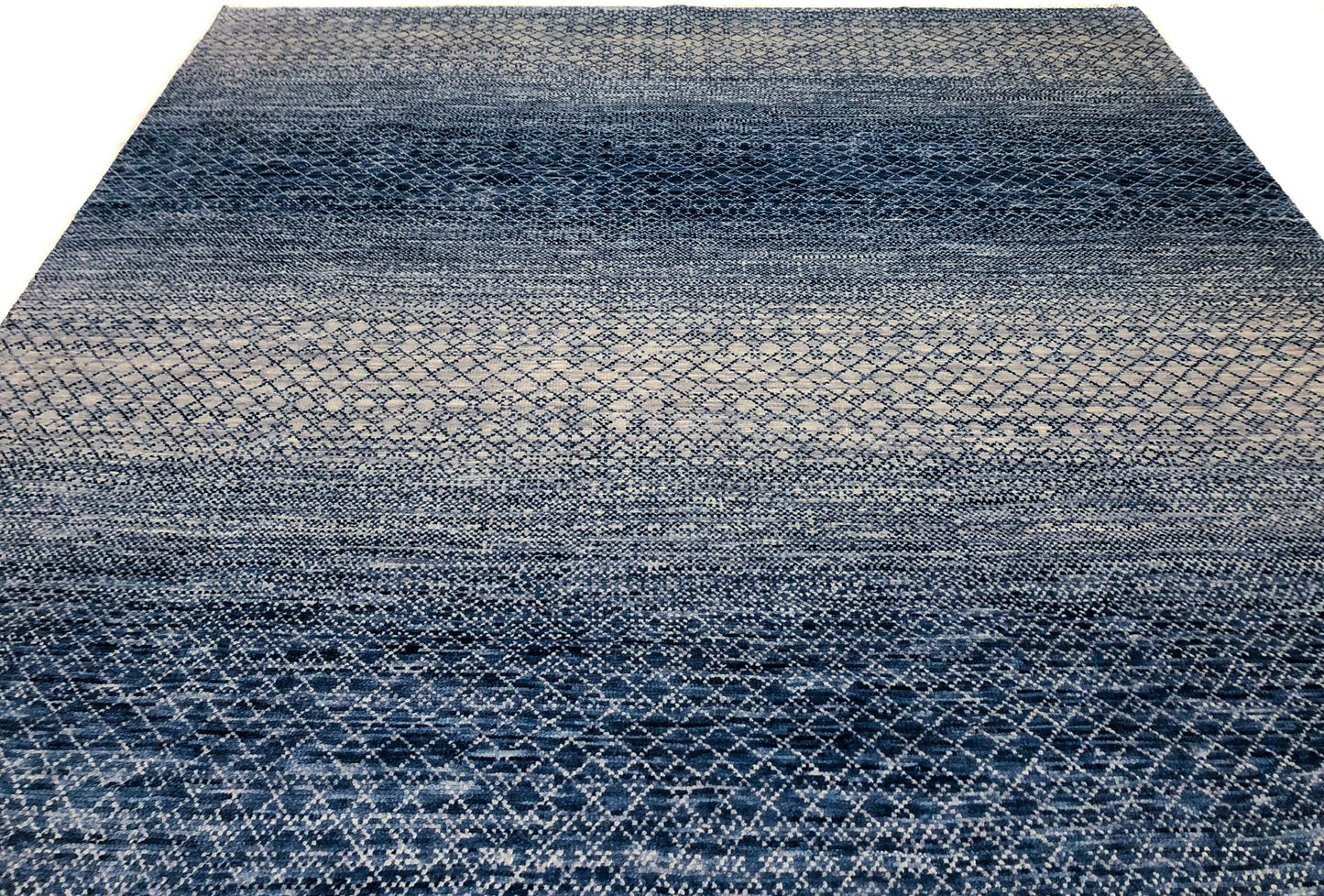 Grass Design (8'01"x9'10") lt.blue