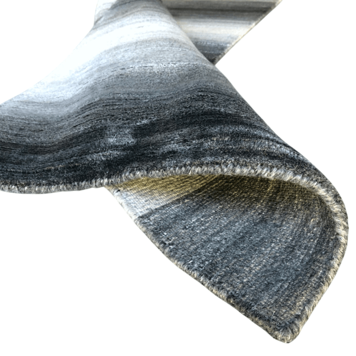 Ombre (2'06"x9'06") Runner black/white