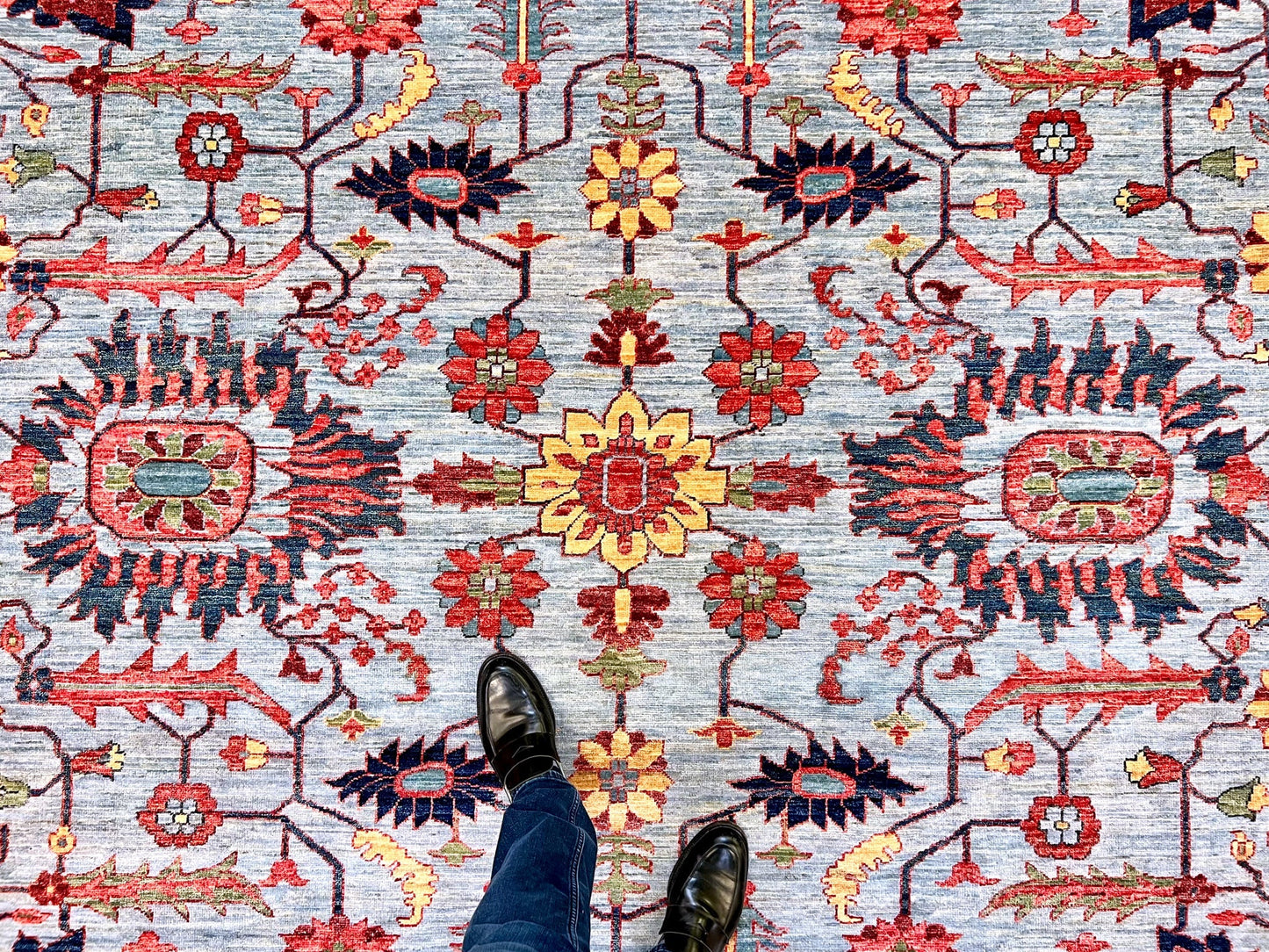 Afgahn Heriz (10'02"x14'00") lt.blue/red