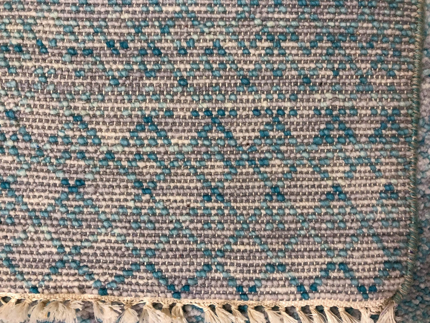 Durva/Grass Design (9'01"x11'11") lt.blue