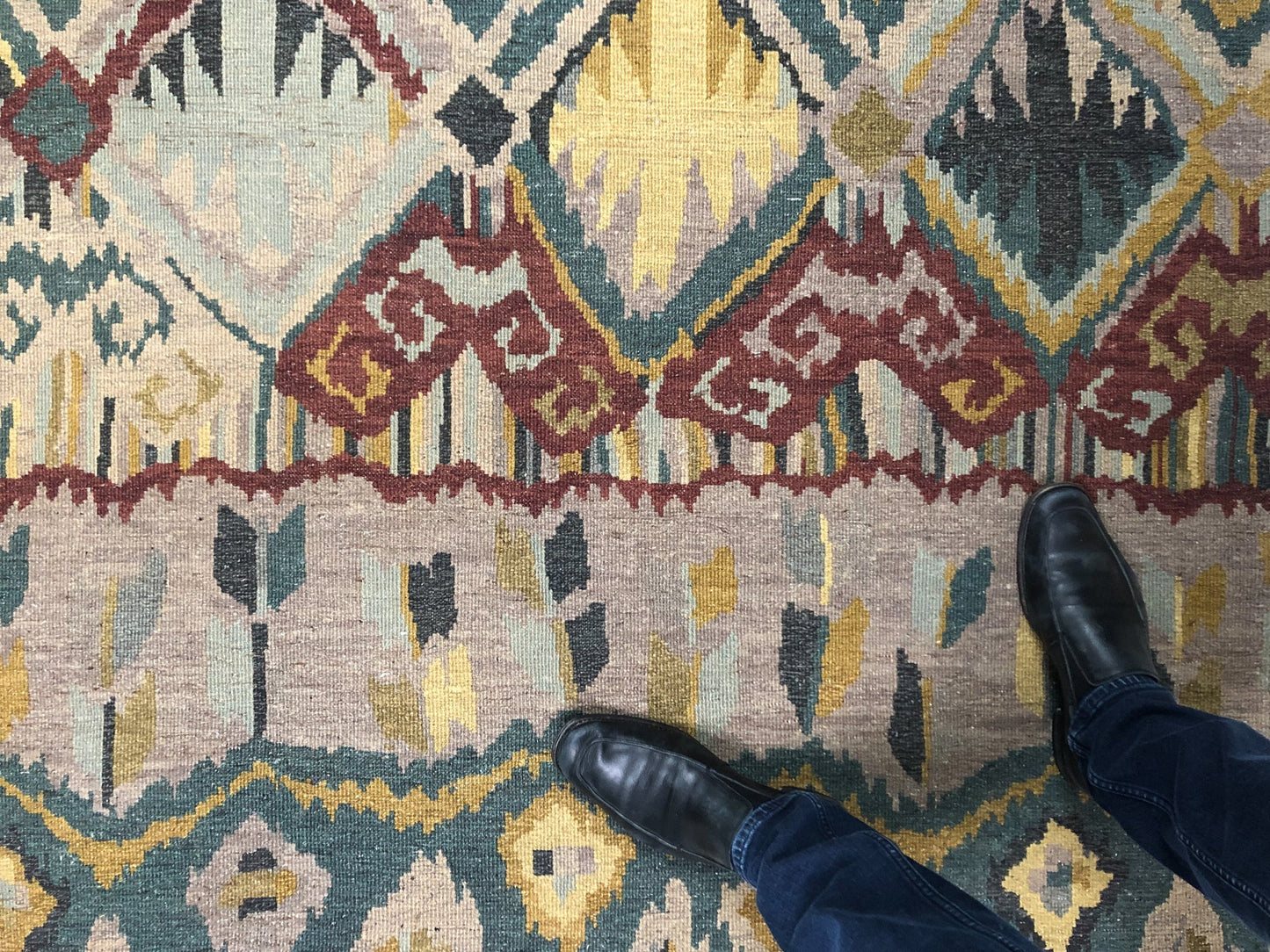 Reversible/2-Sided Ikat Design (6' Square) multicolor