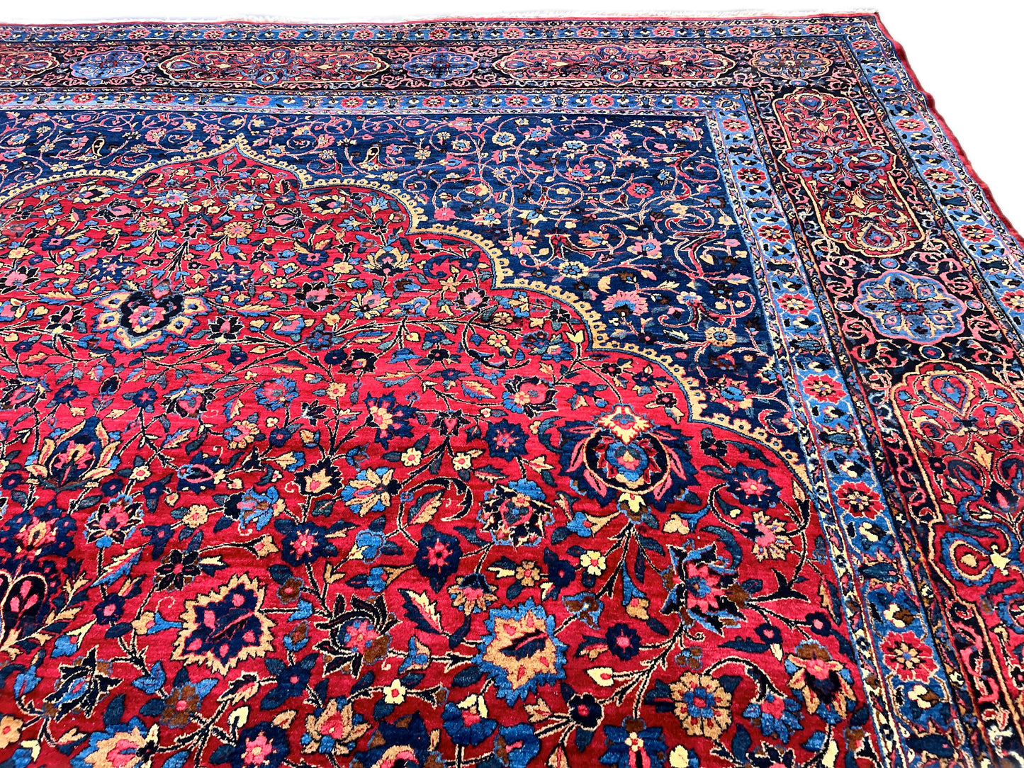 Oversized Vintage (11'06"x20'00) dk.red/indigo