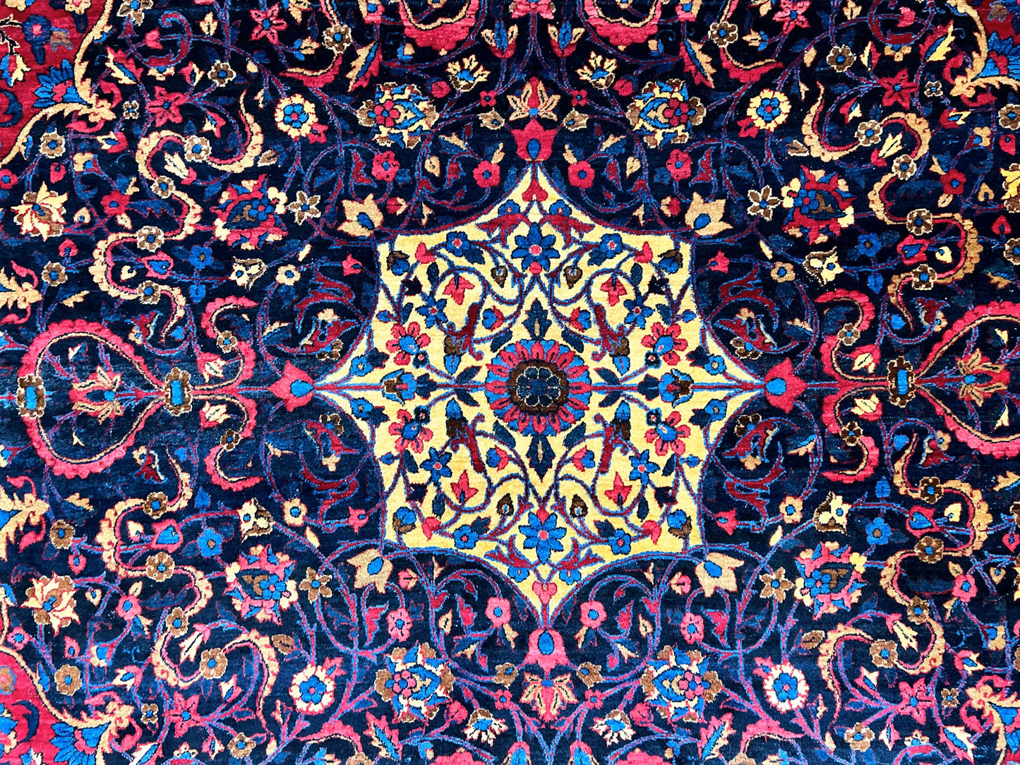 Oversized Vintage (11'06"x20'00) dk.red/indigo