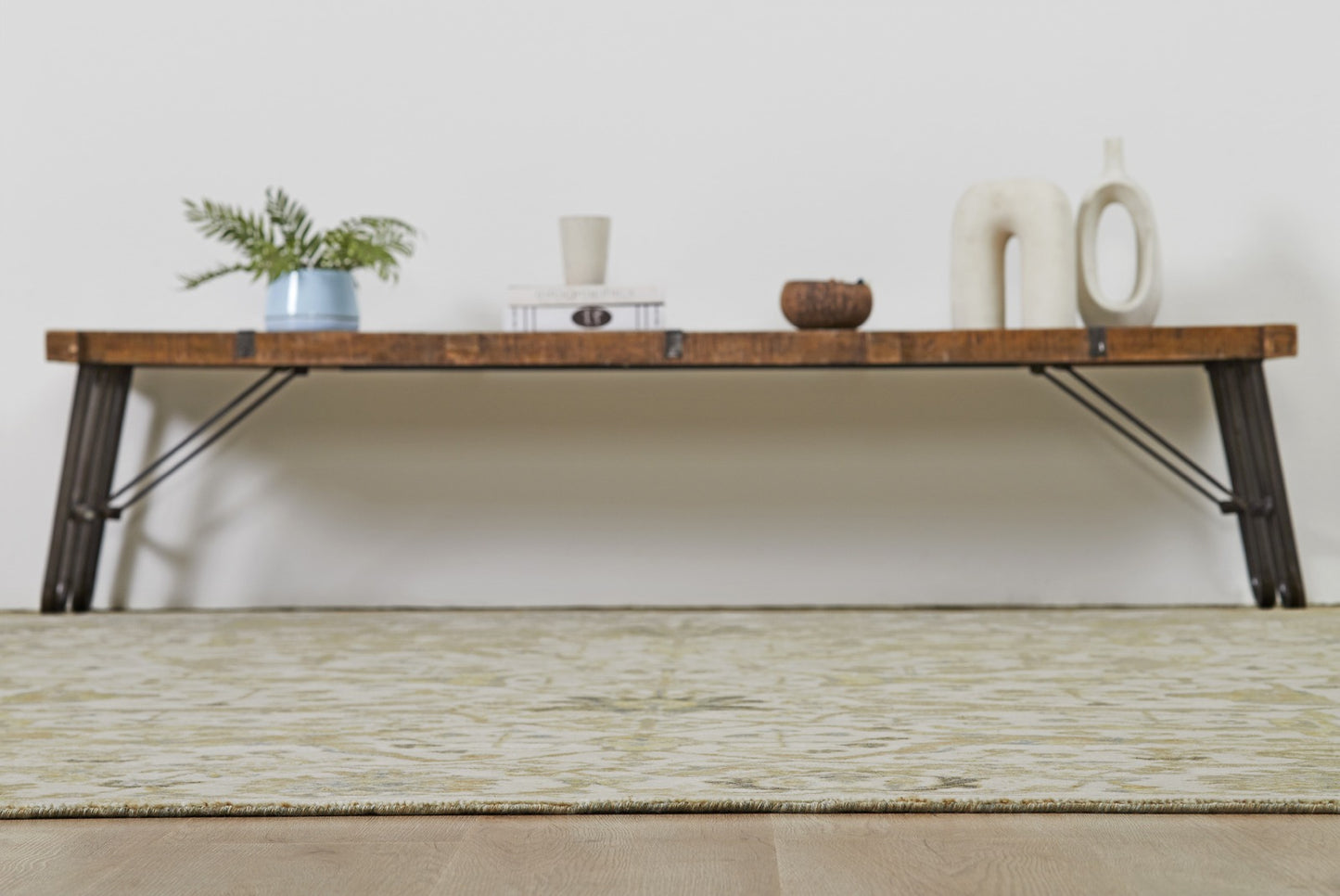 Belmont Collection 113822 Ivory/Gold