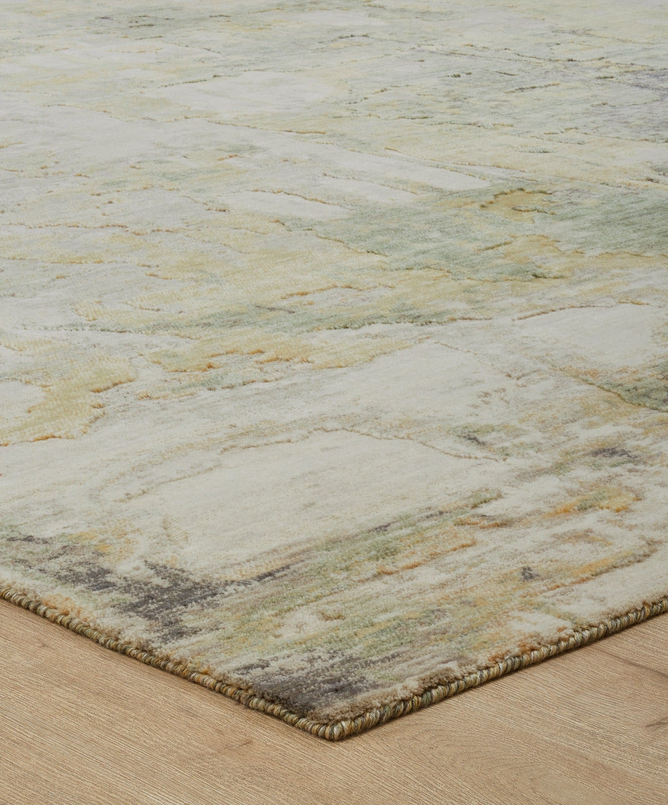 Vaughn Collection 114062 Ivory/Gold/Green