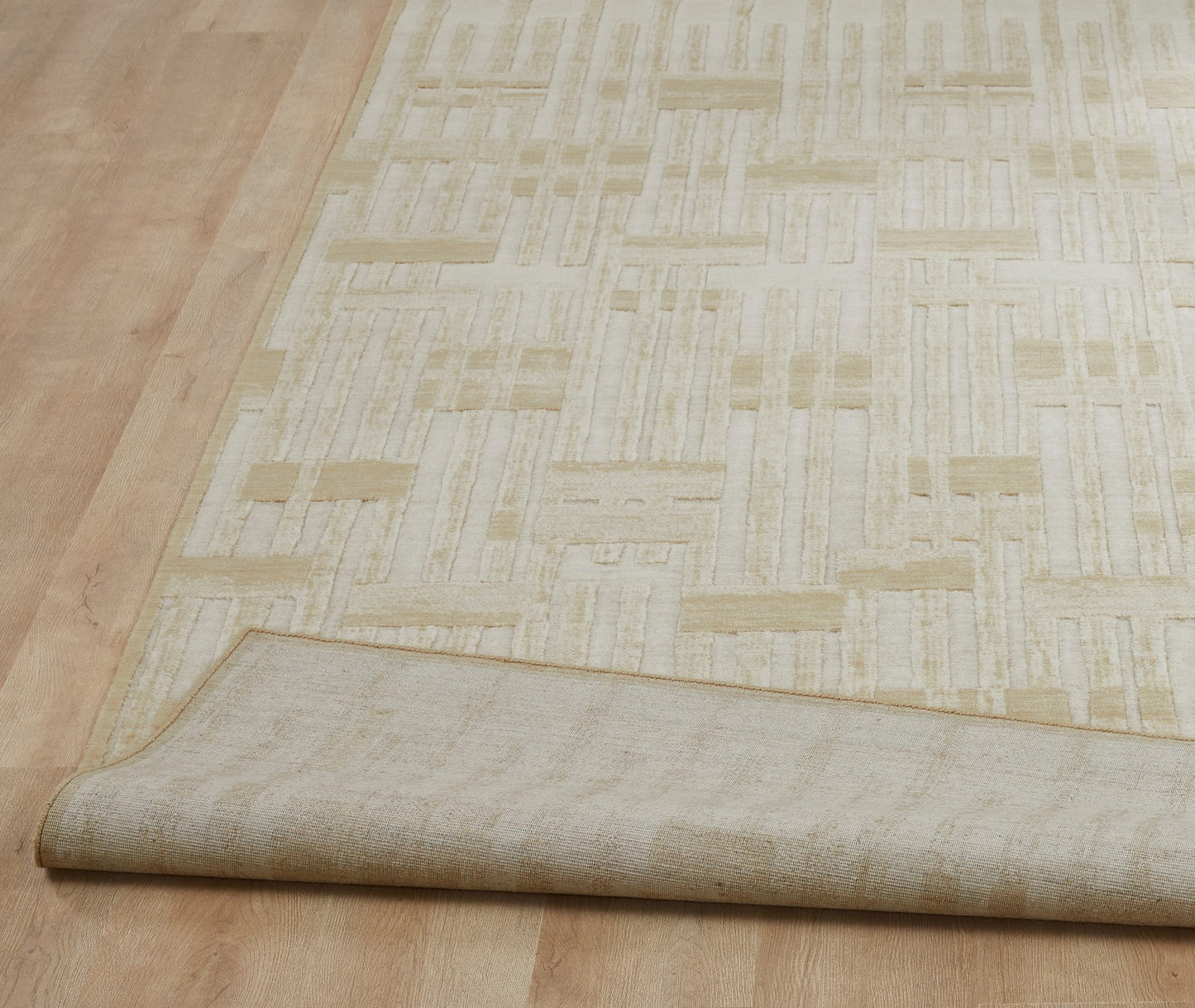Vaughn Collection 114032 Sand/Cream